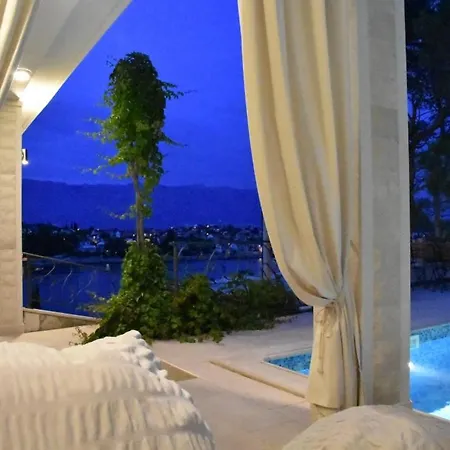 Holiday Home Sumartin * سومارتين
