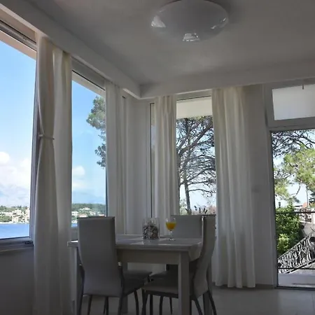 Holiday Home Sumartin بيت للعطل سومارتين