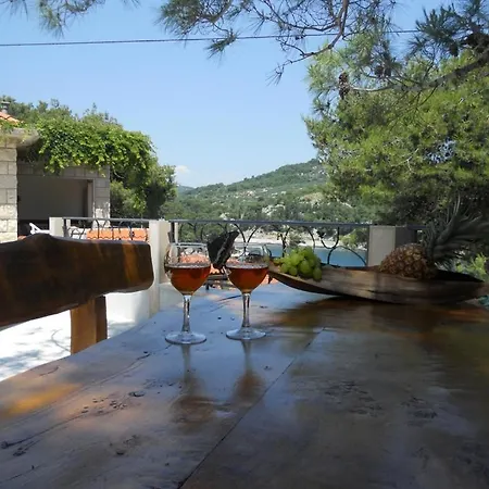 Holiday Home Sumartin بيت للعطل سومارتين