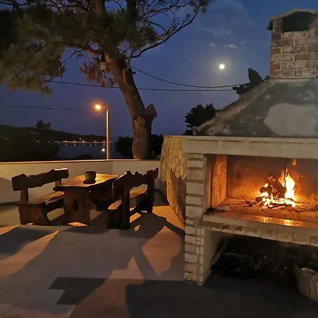 Holiday Home Sumartin * سومارتين