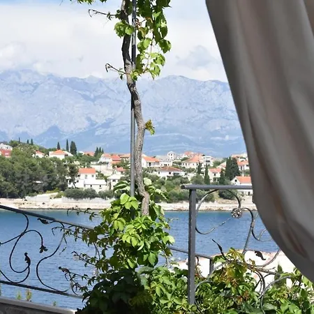 Holiday Home Sumartin * سومارتين