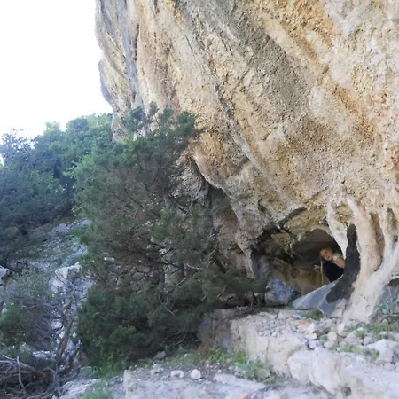 Holiday Home Sumartin بيت للعطل سومارتين