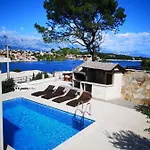 Holiday Home Sumartin Hébergement de vacances *